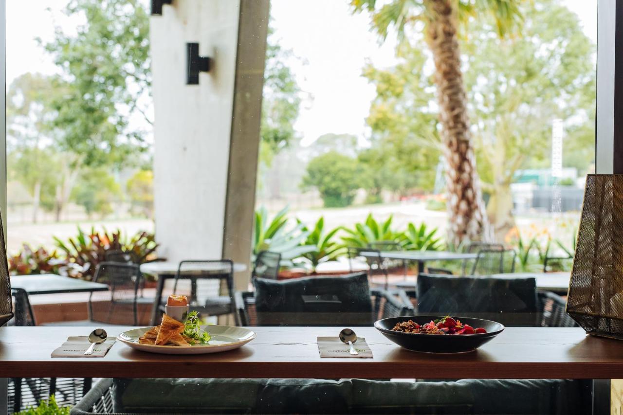 Eatons Hill Hotel Brisbane Zewnętrze zdjęcie