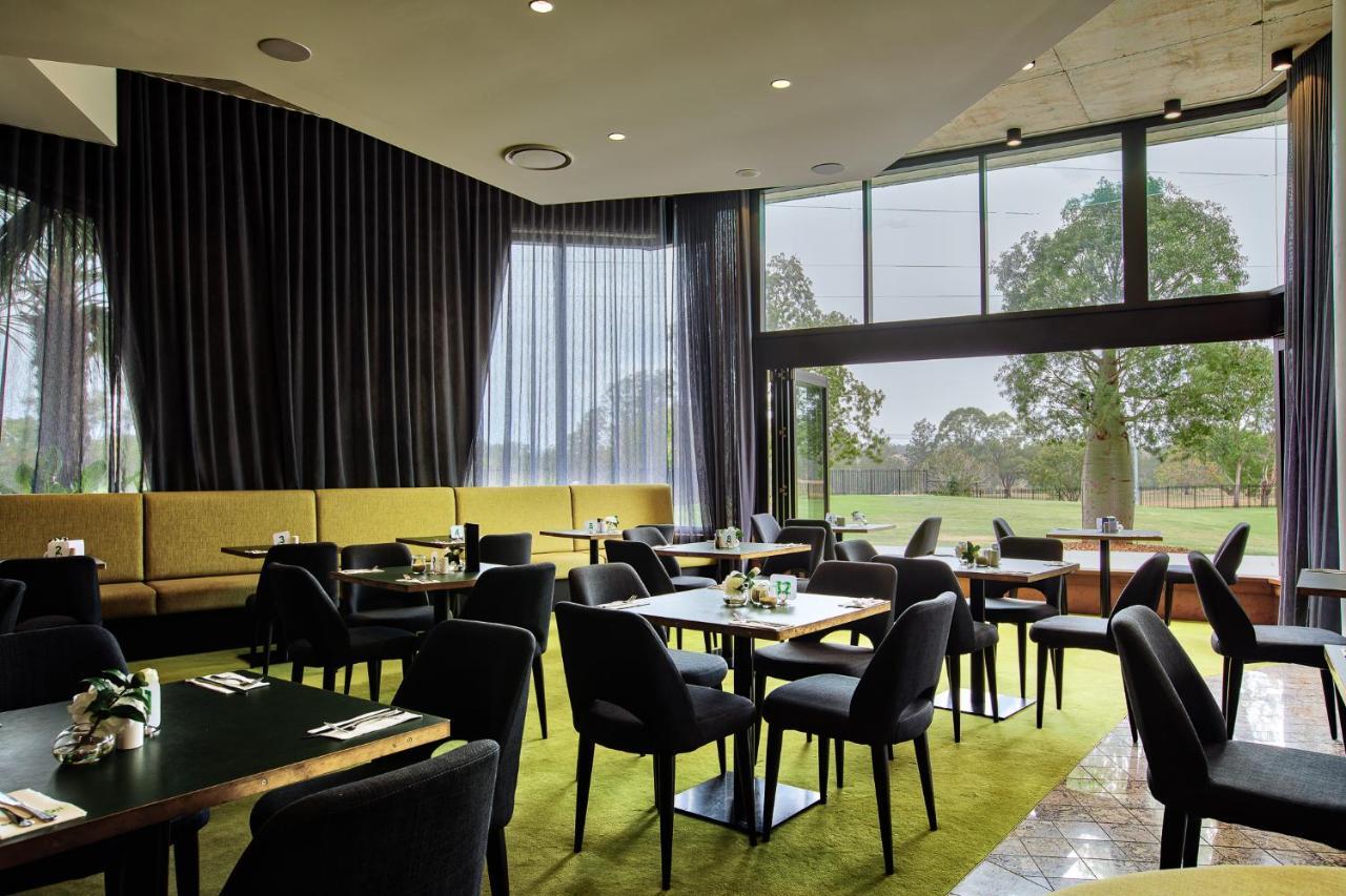 Eatons Hill Hotel Brisbane Zewnętrze zdjęcie