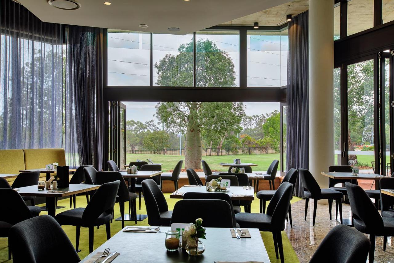 Eatons Hill Hotel Brisbane Zewnętrze zdjęcie